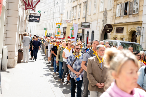 400 Mesnerinnen und Mesner bei österreichweiter Wallfahrt / Erzdiözese Wien/Schönlaub, Stephan Schönlaub 400 Mesnerinnen und Mesner bei österreichweiter Wallfahrt