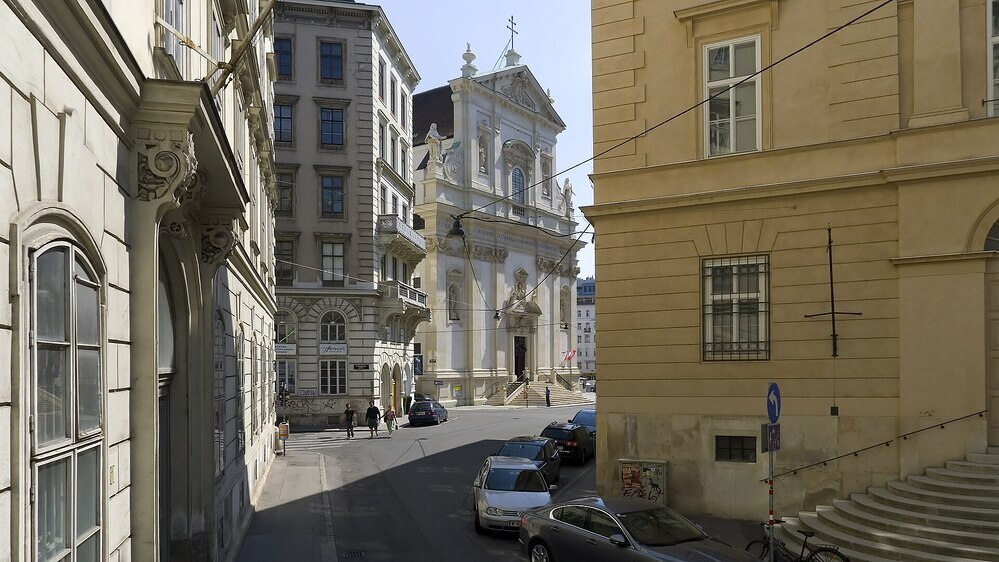 Peter Gugerell/https://commons.wikimedia.org/wiki/Category:Dominican_Church,_Vienna?uselang=de#/media/File:Wien_01_Postgasse_a.jpg
