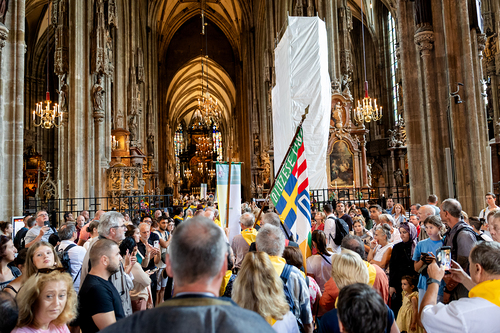 400 Mesnerinnen und Mesner bei österreichweiter Wallfahrt / Erzdiözese Wien/Schönlaub, Stephan Schönlaub 400 Mesnerinnen und Mesner bei österreichweiter Wallfahrt