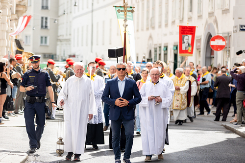 400 Mesnerinnen und Mesner bei österreichweiter Wallfahrt / Erzdiözese Wien/Schönlaub, Stephan Schönlaub 400 Mesnerinnen und Mesner bei österreichweiter Wallfahrt