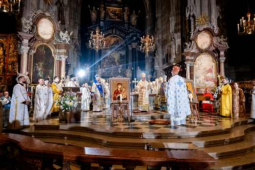 byzantinisches Pontifikalamt Stephansdom / Erzdiözese Wien/ Schönlaub byzantinisches Pontifikalamt Stephansdom