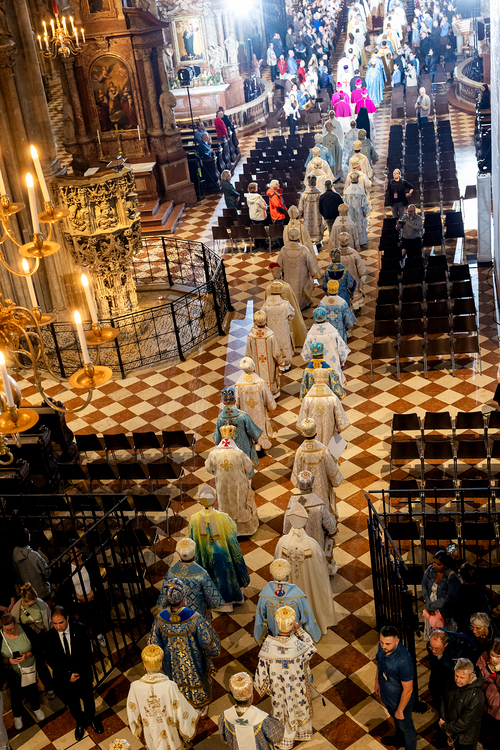 byzantinisches Pontifikalamt Stephansdom / Erzdiözese Wien/ Schönlaub byzantinisches Pontifikalamt Stephansdom