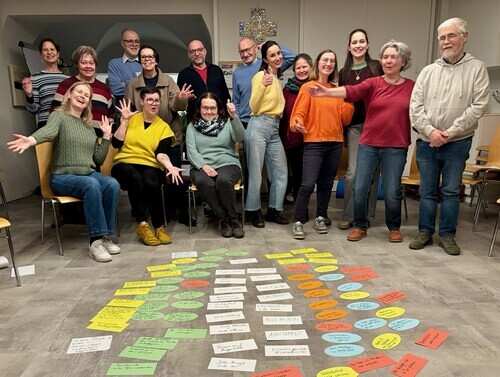 Gruppenfoto von der Hoffnungswerkstatt / Hafner Gruppenfoto von der Hoffnungswerkstatt