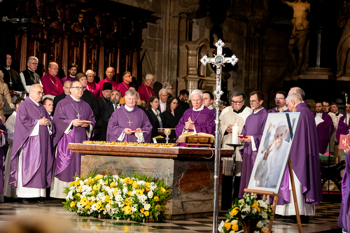 Stephansdom: Österreich nahm Abschied von Papst Franziskus
